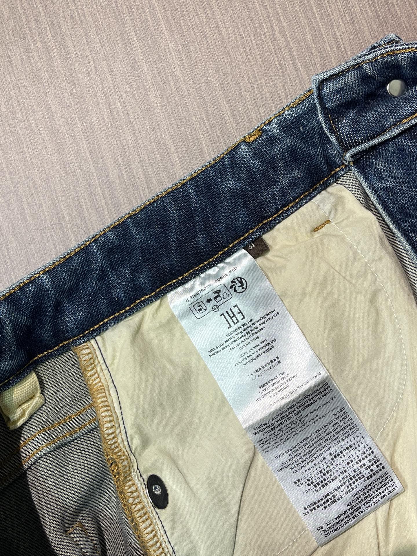 Jeans