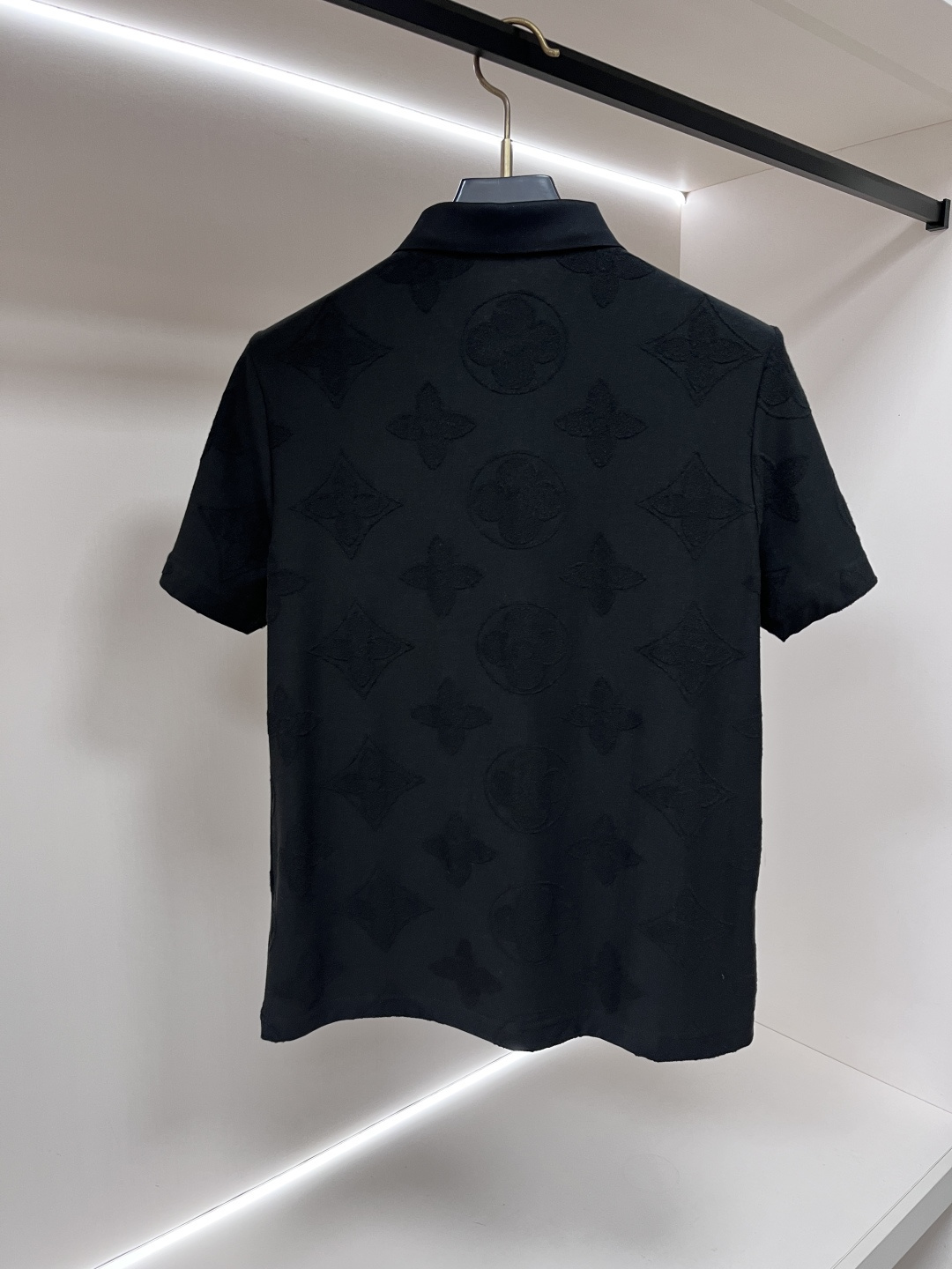 short sleeves