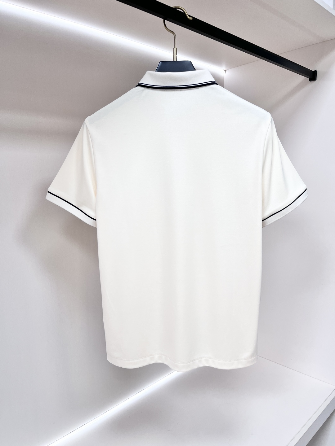 short sleeves