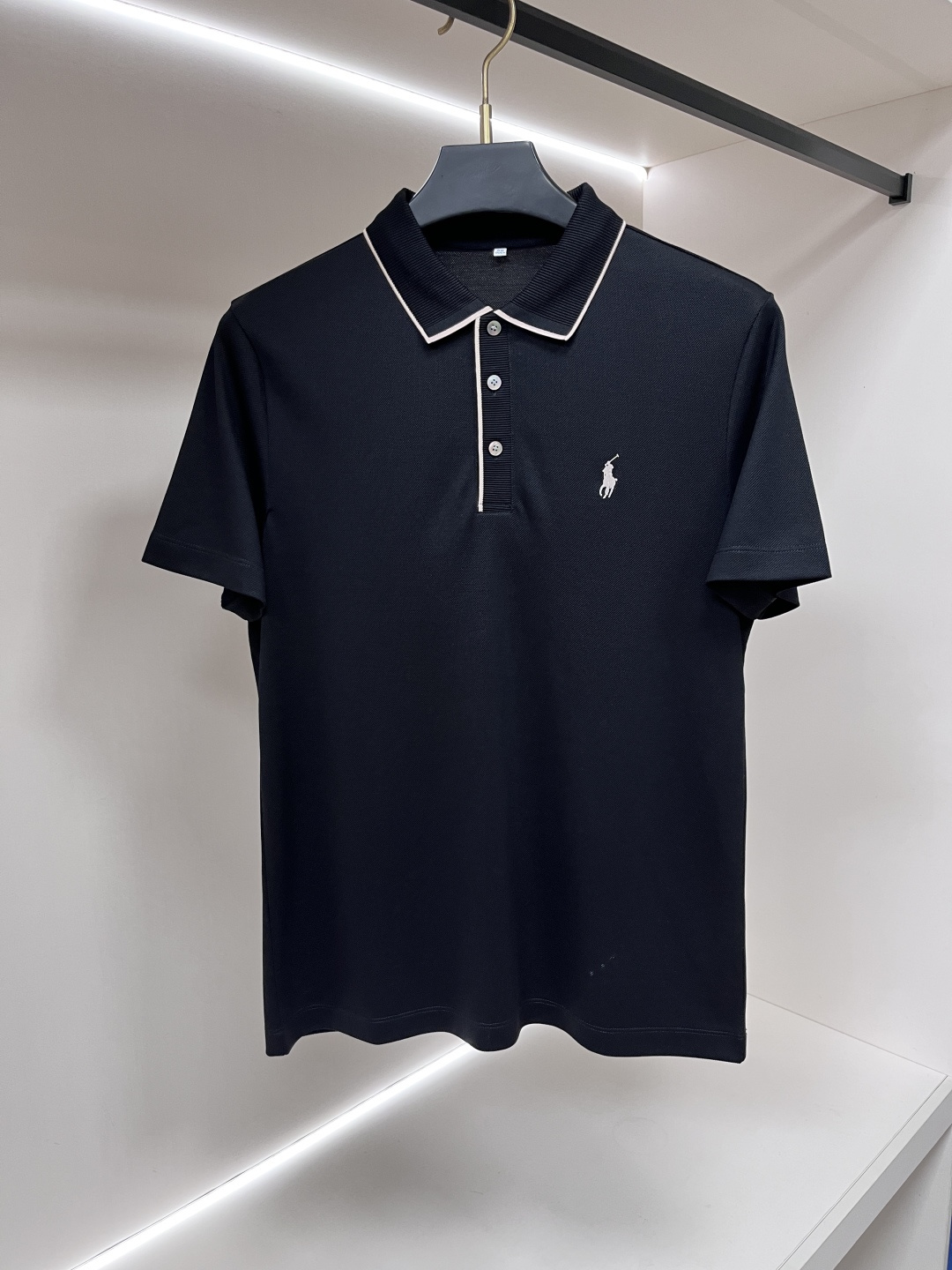 short sleeves