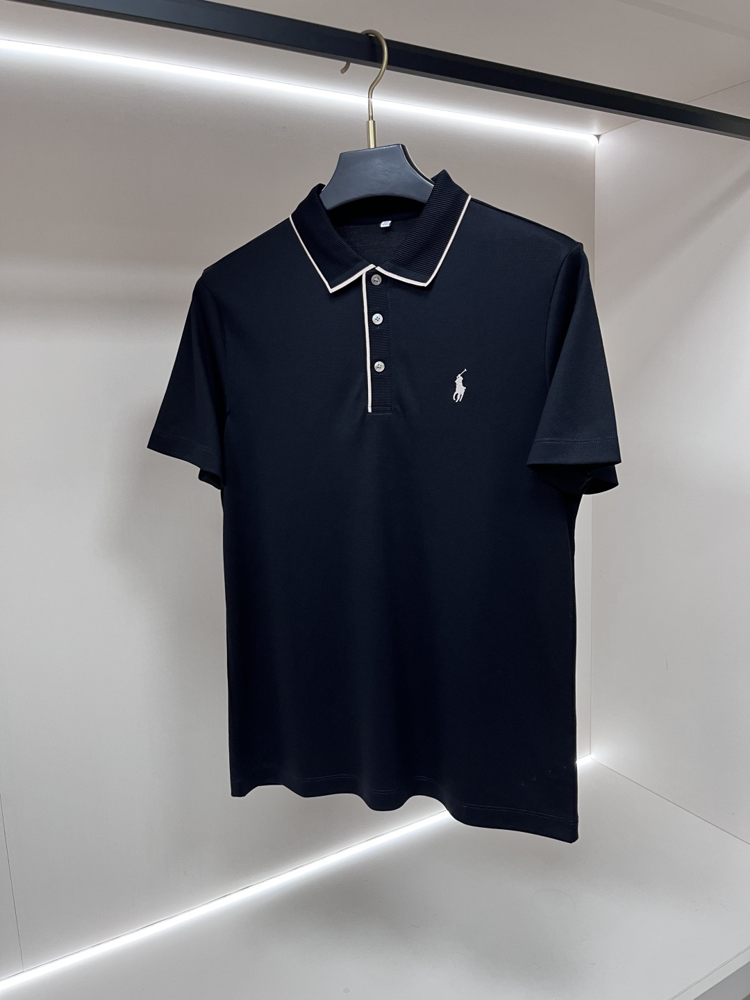 short sleeves