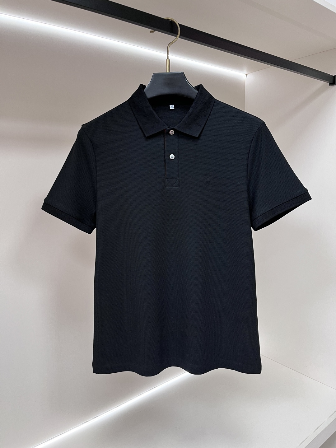 short sleeves