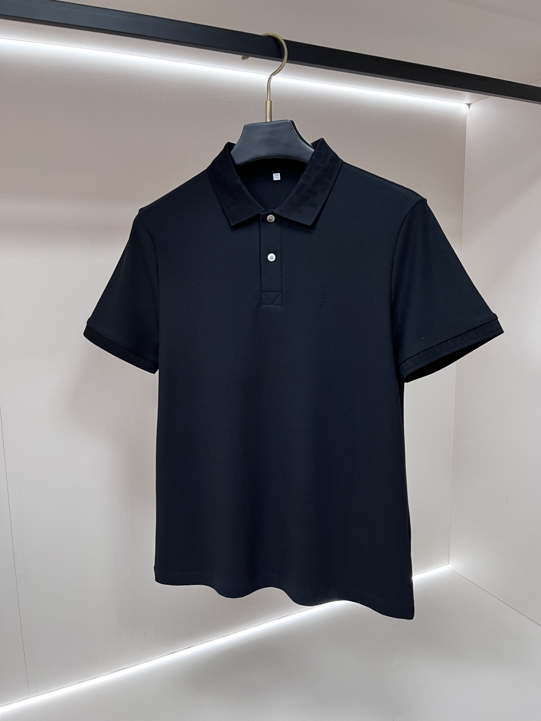 short sleeves