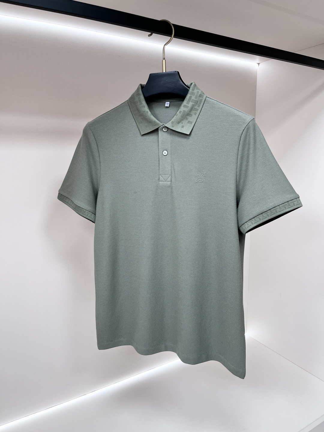short sleeves