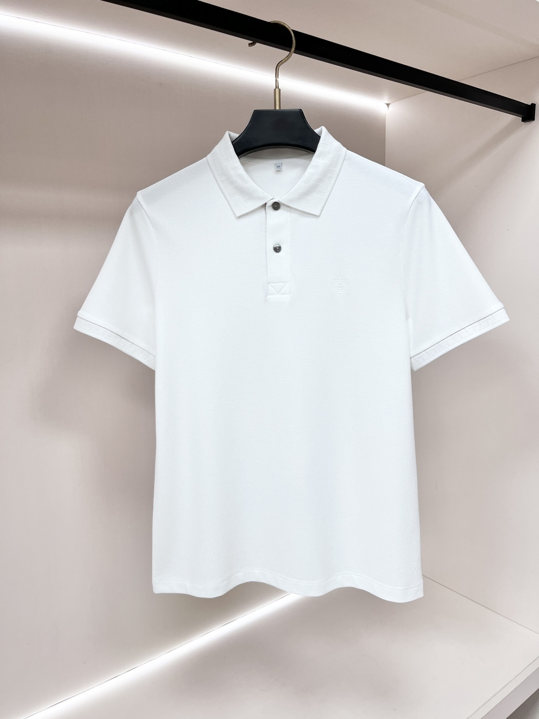 short sleeves