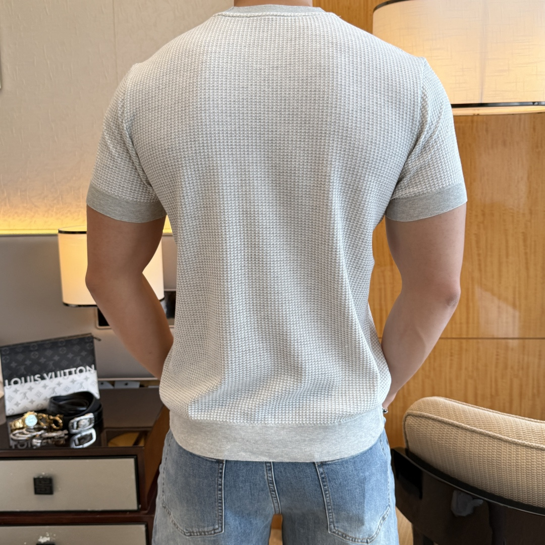 short sleeves