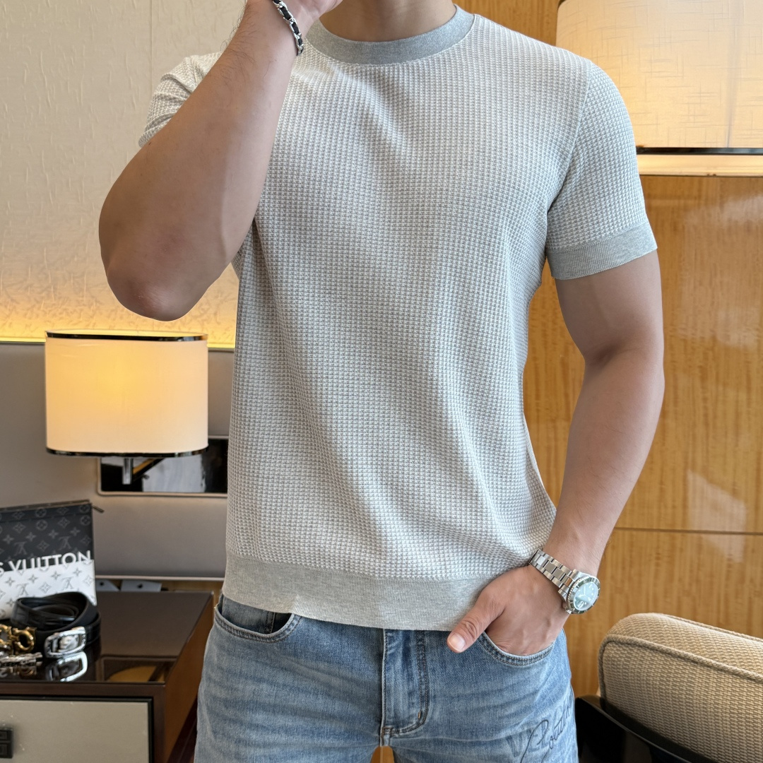 short sleeves
