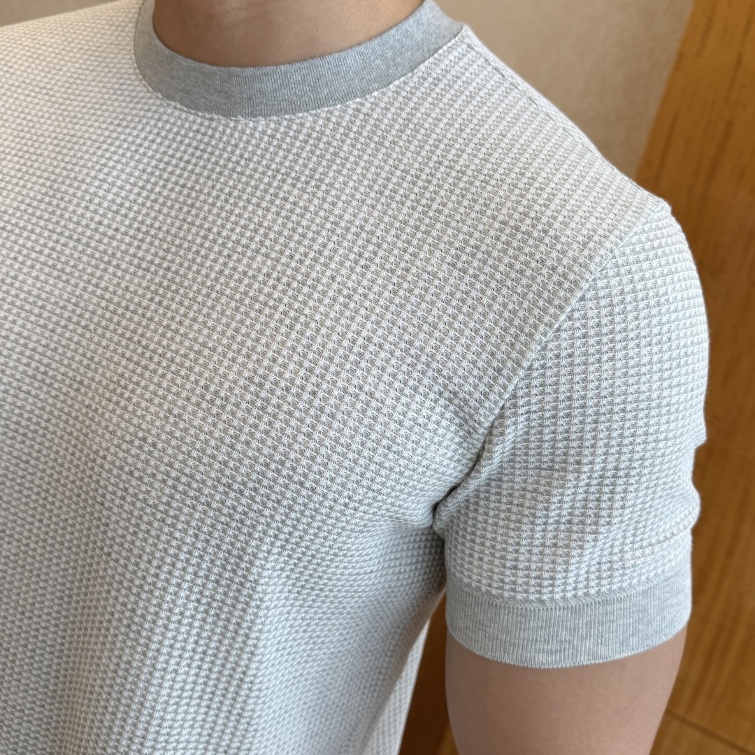 short sleeves