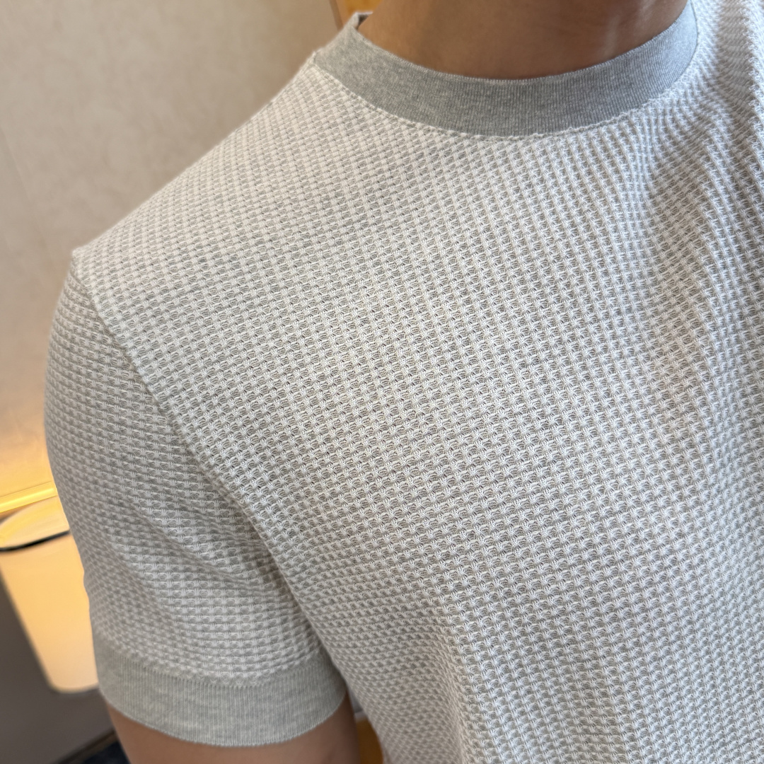 short sleeves