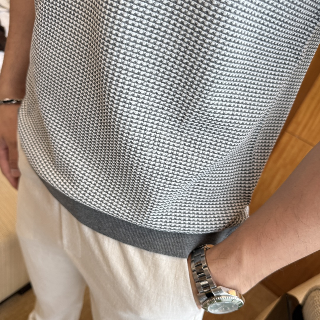 short sleeves