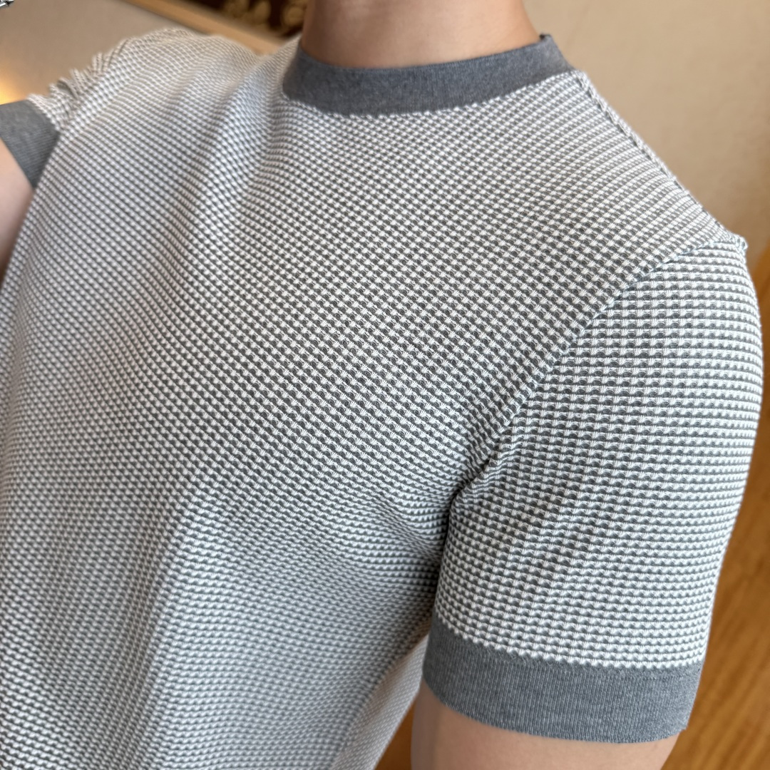 short sleeves
