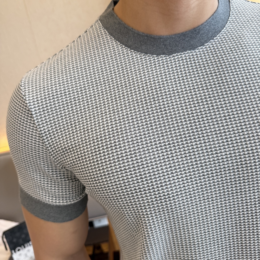 short sleeves