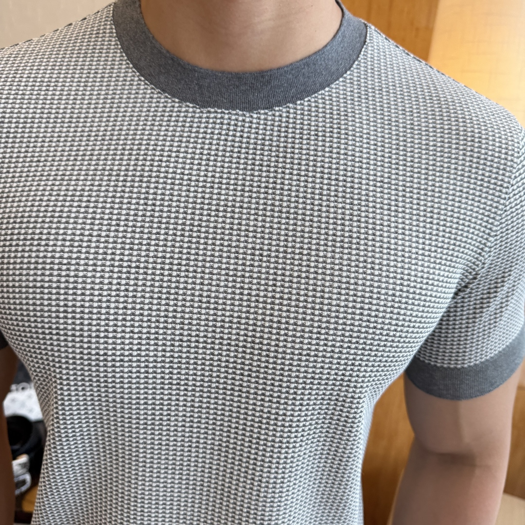 short sleeves