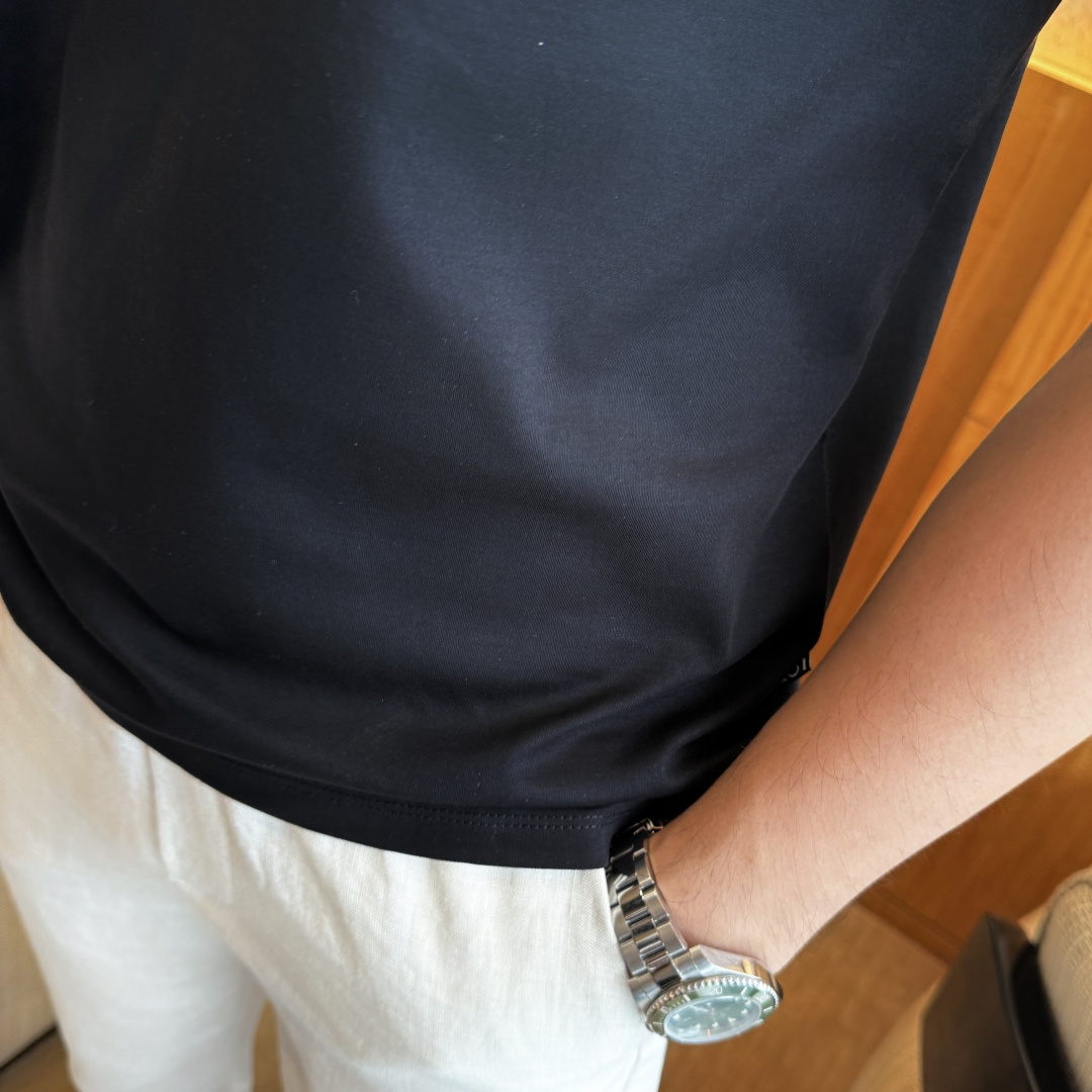 short sleeves