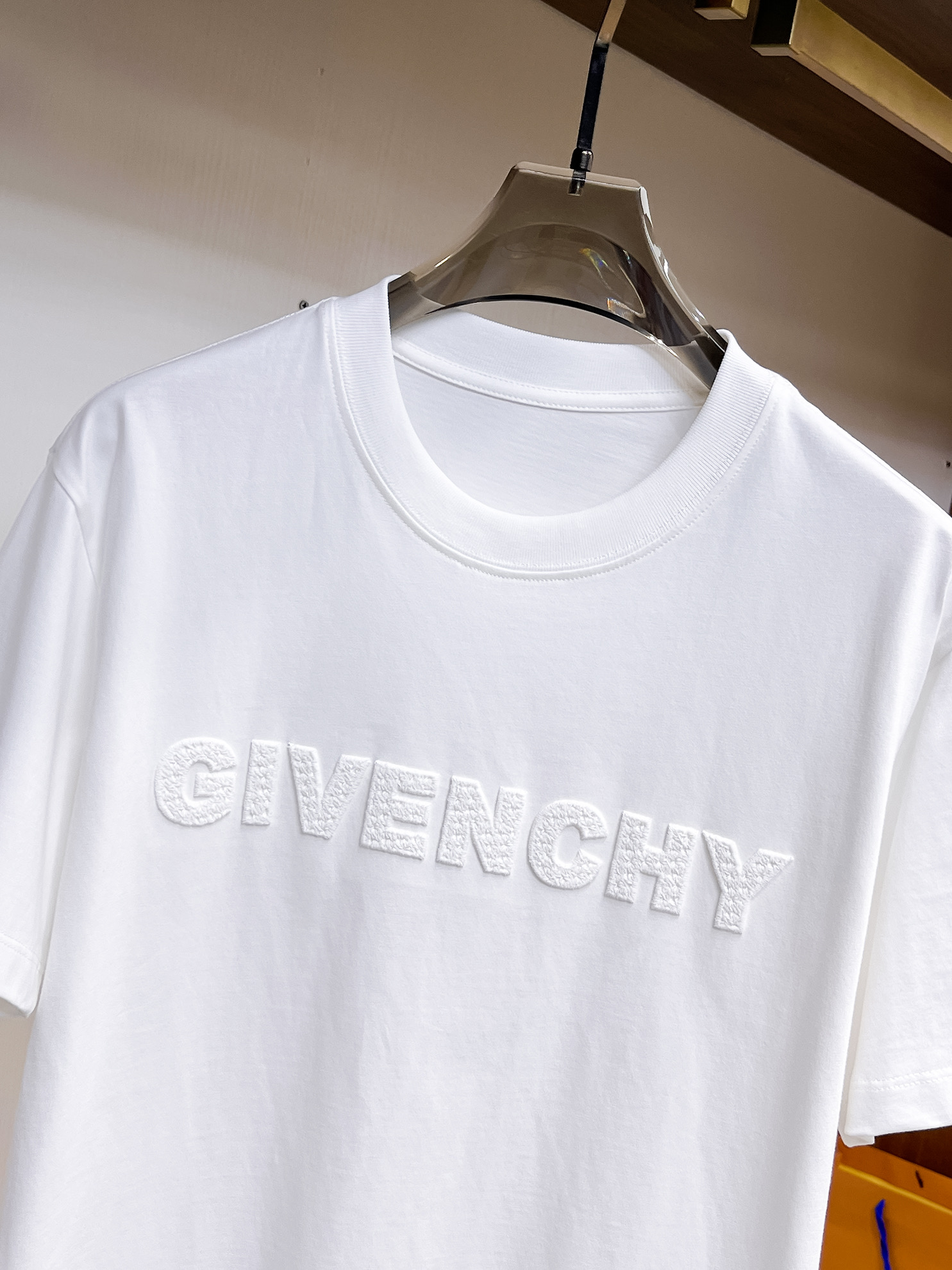 short sleeves