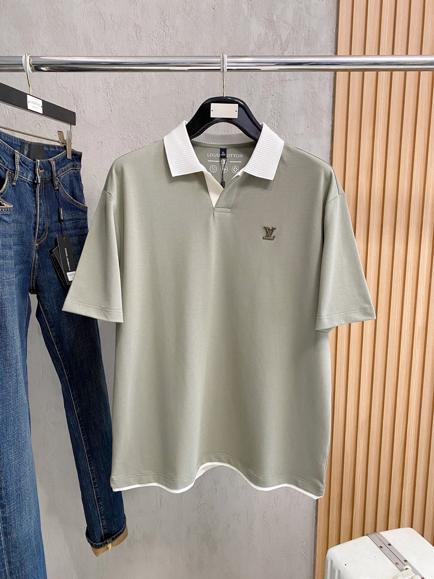 short sleeves