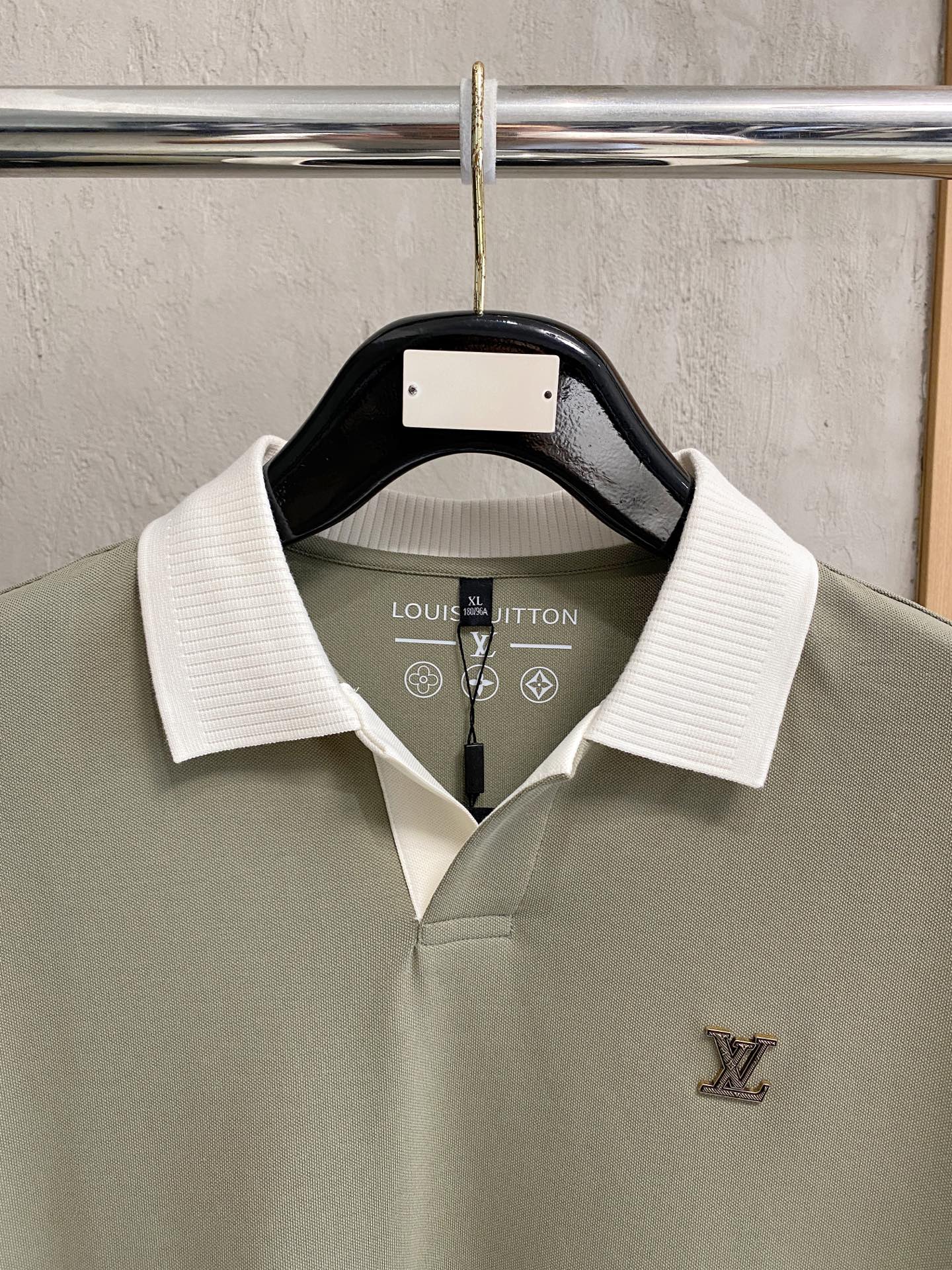 short sleeves