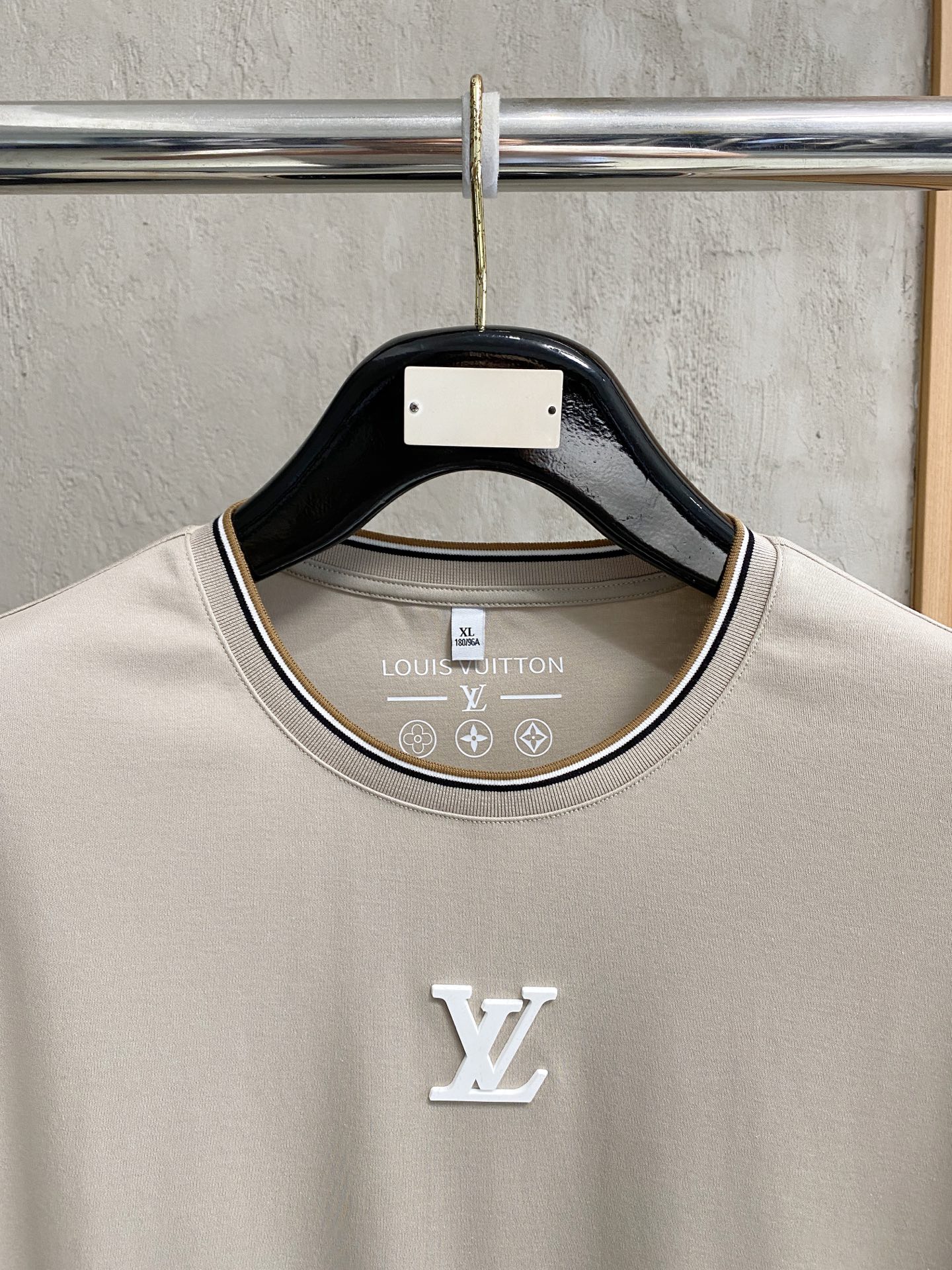 short sleeves