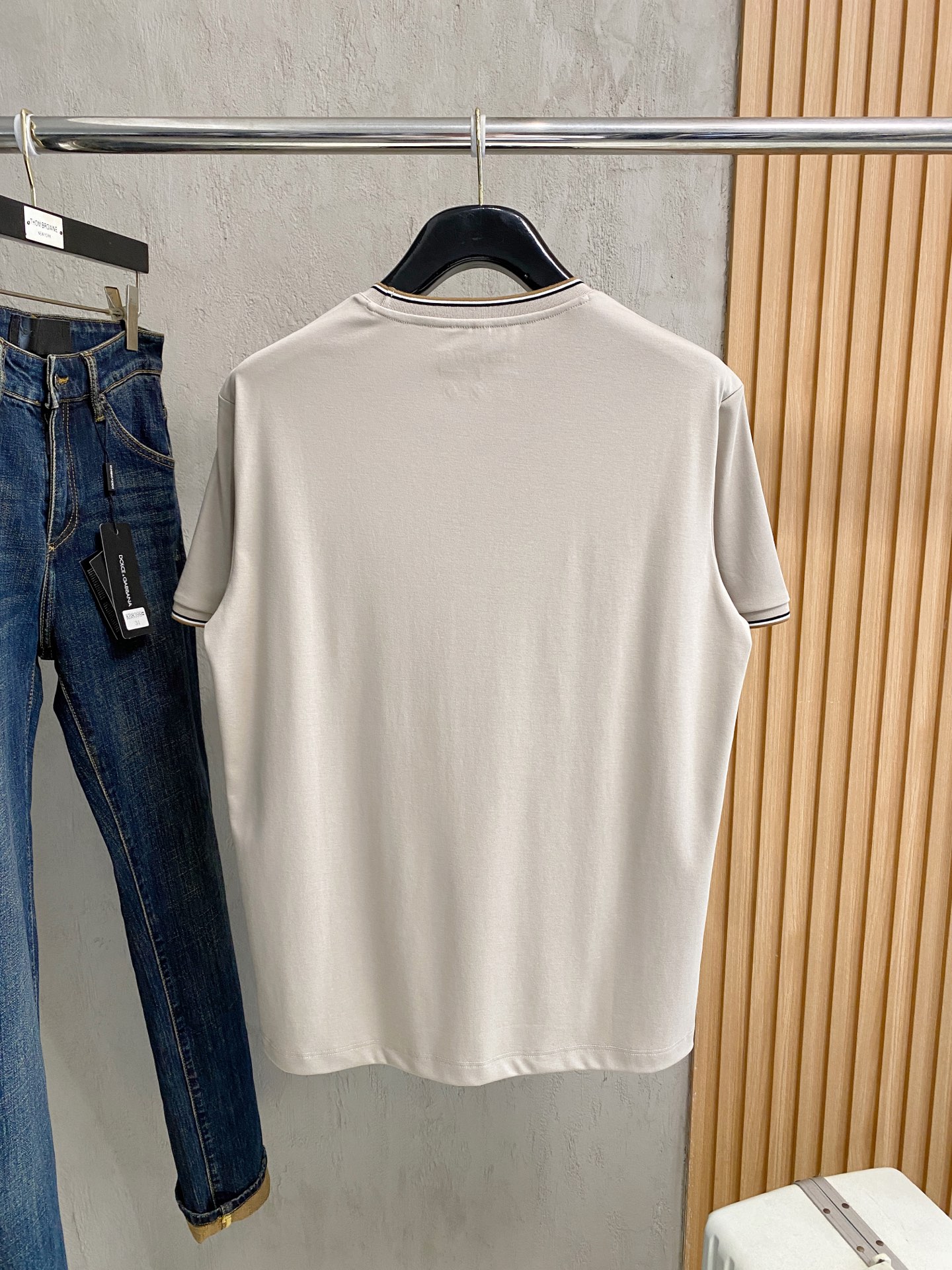 short sleeves