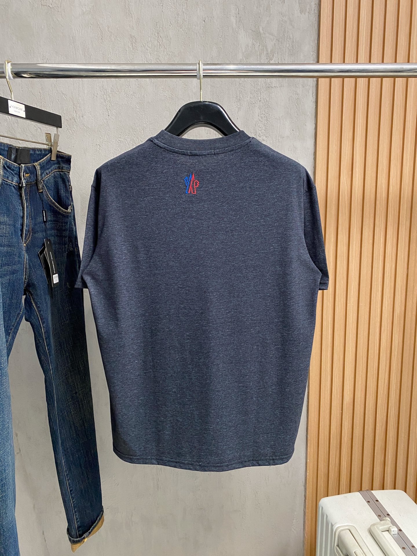 short sleeves