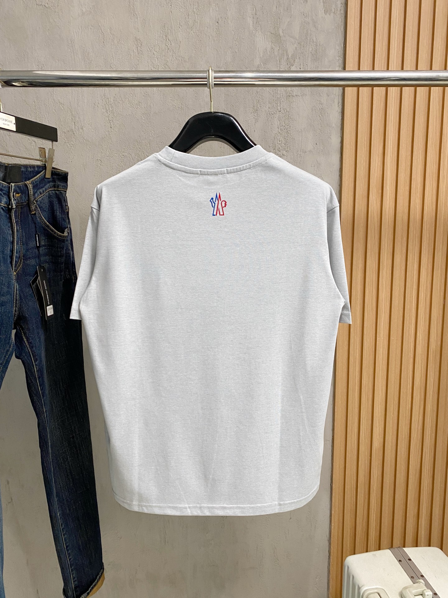 short sleeves