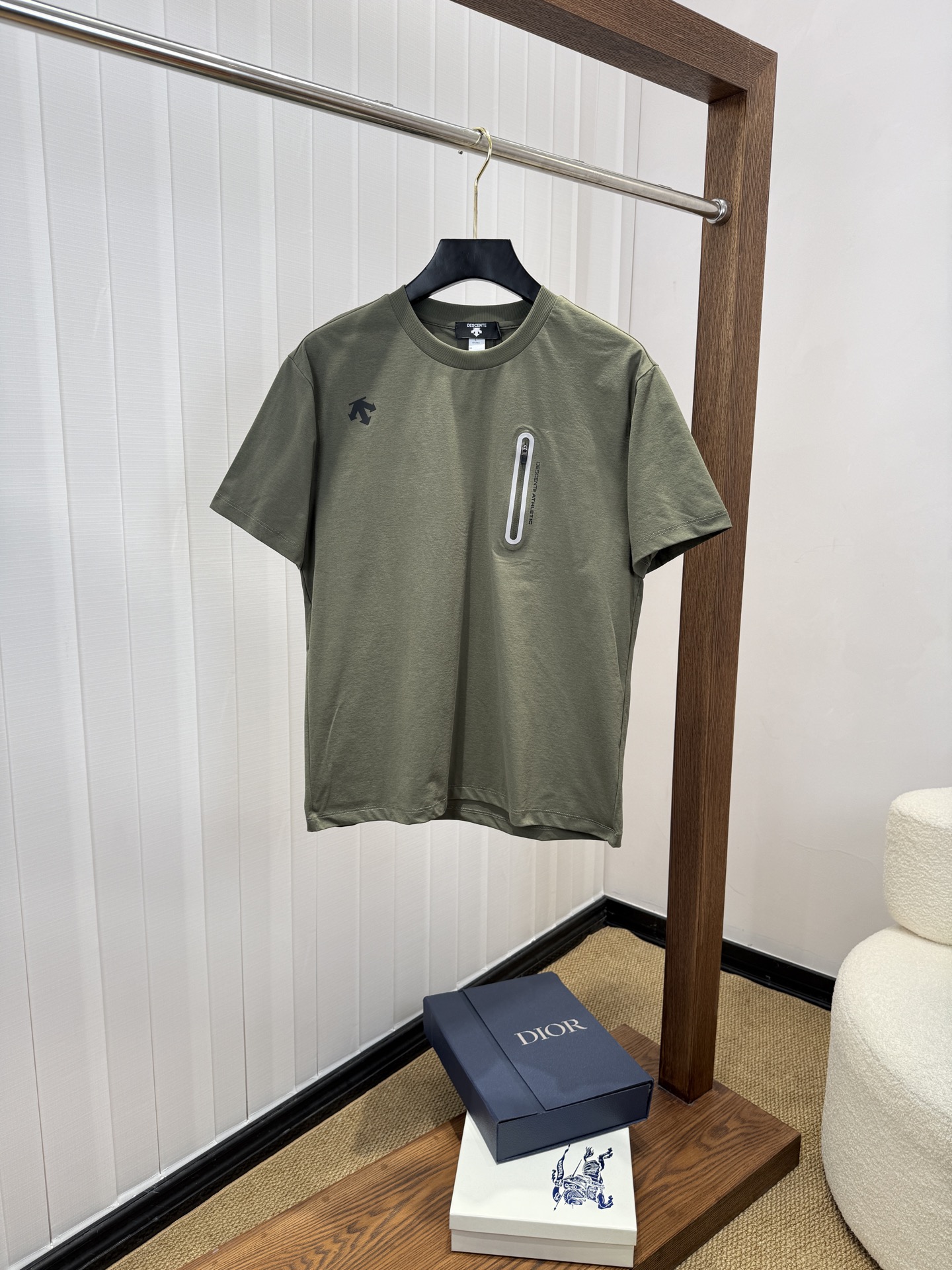 short sleeves