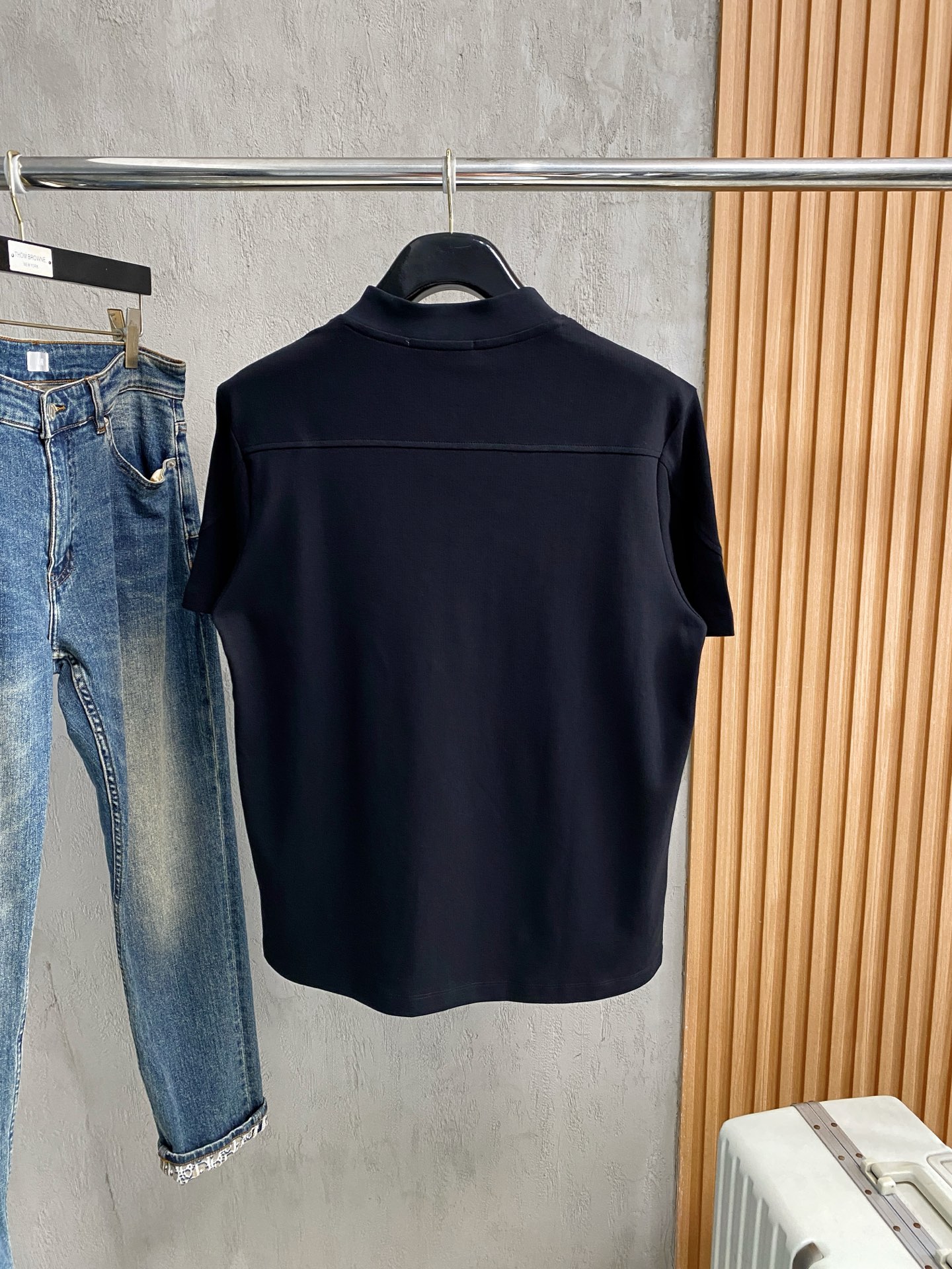 short sleeves