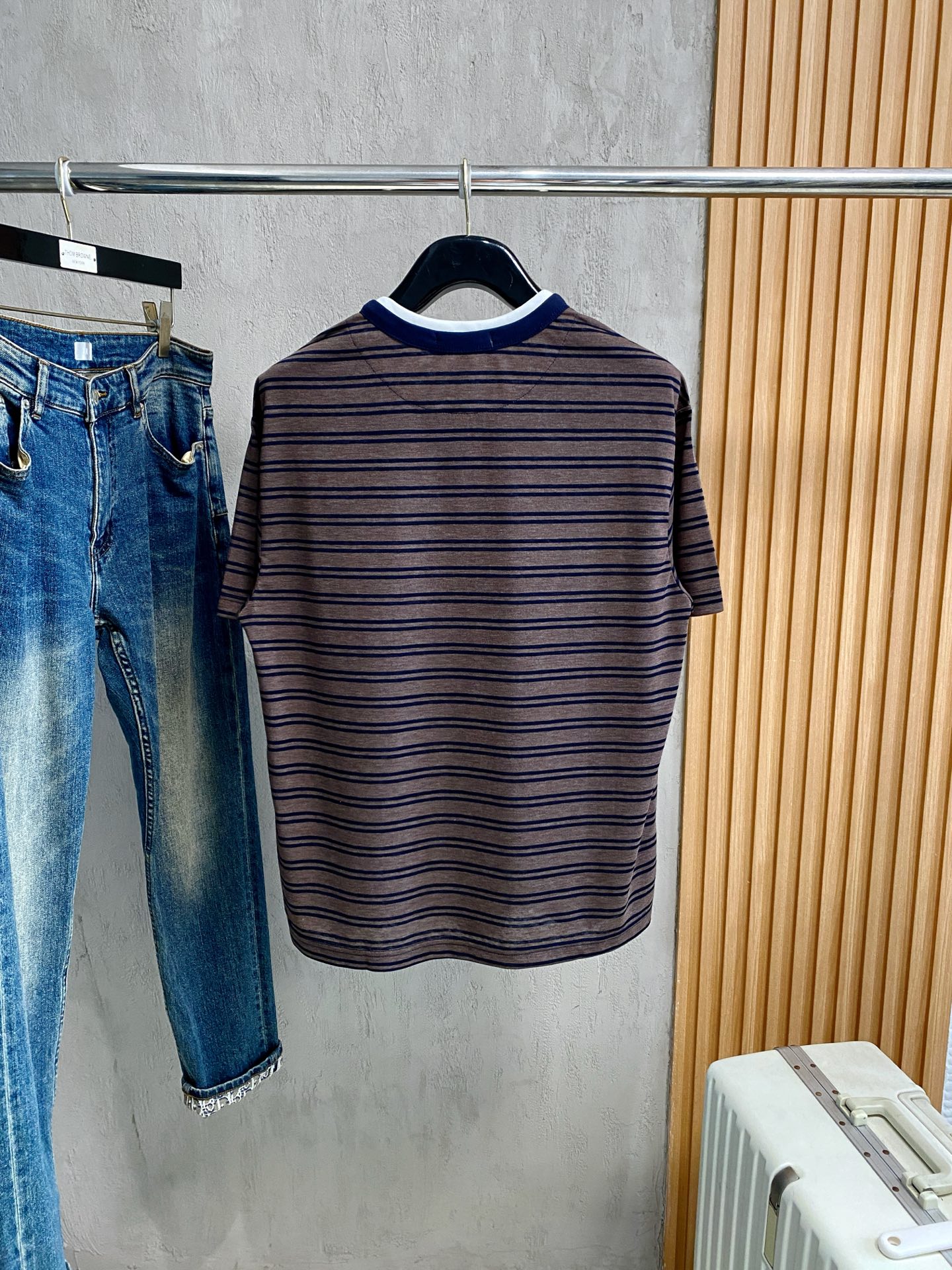 short sleeves