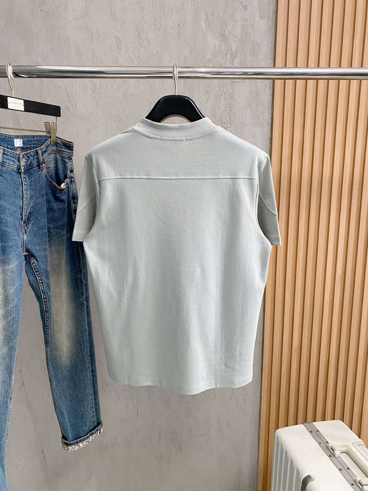 short sleeves