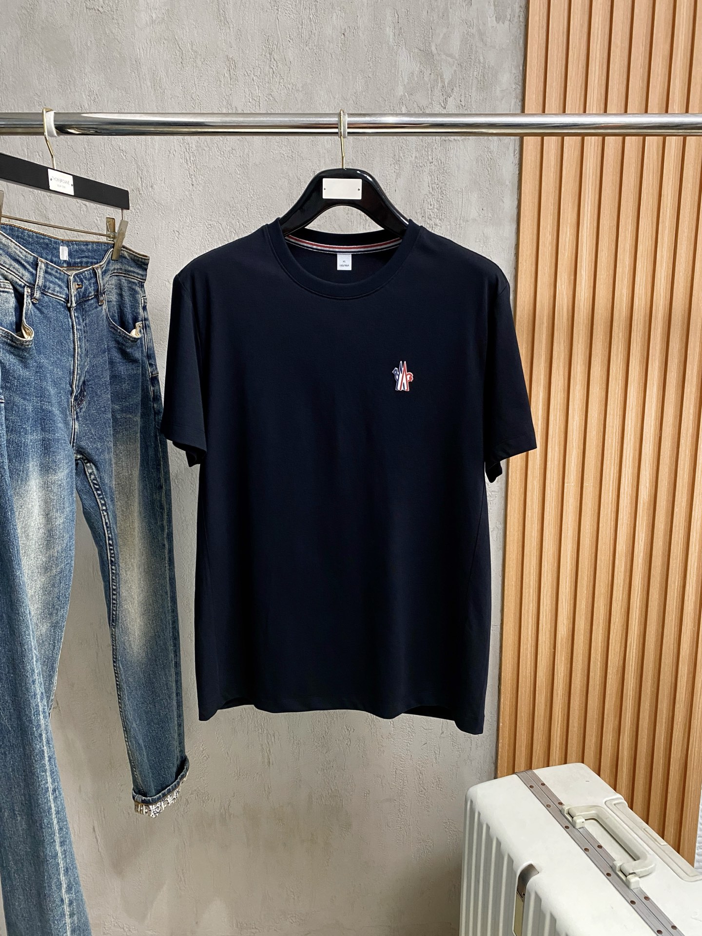 short sleeves