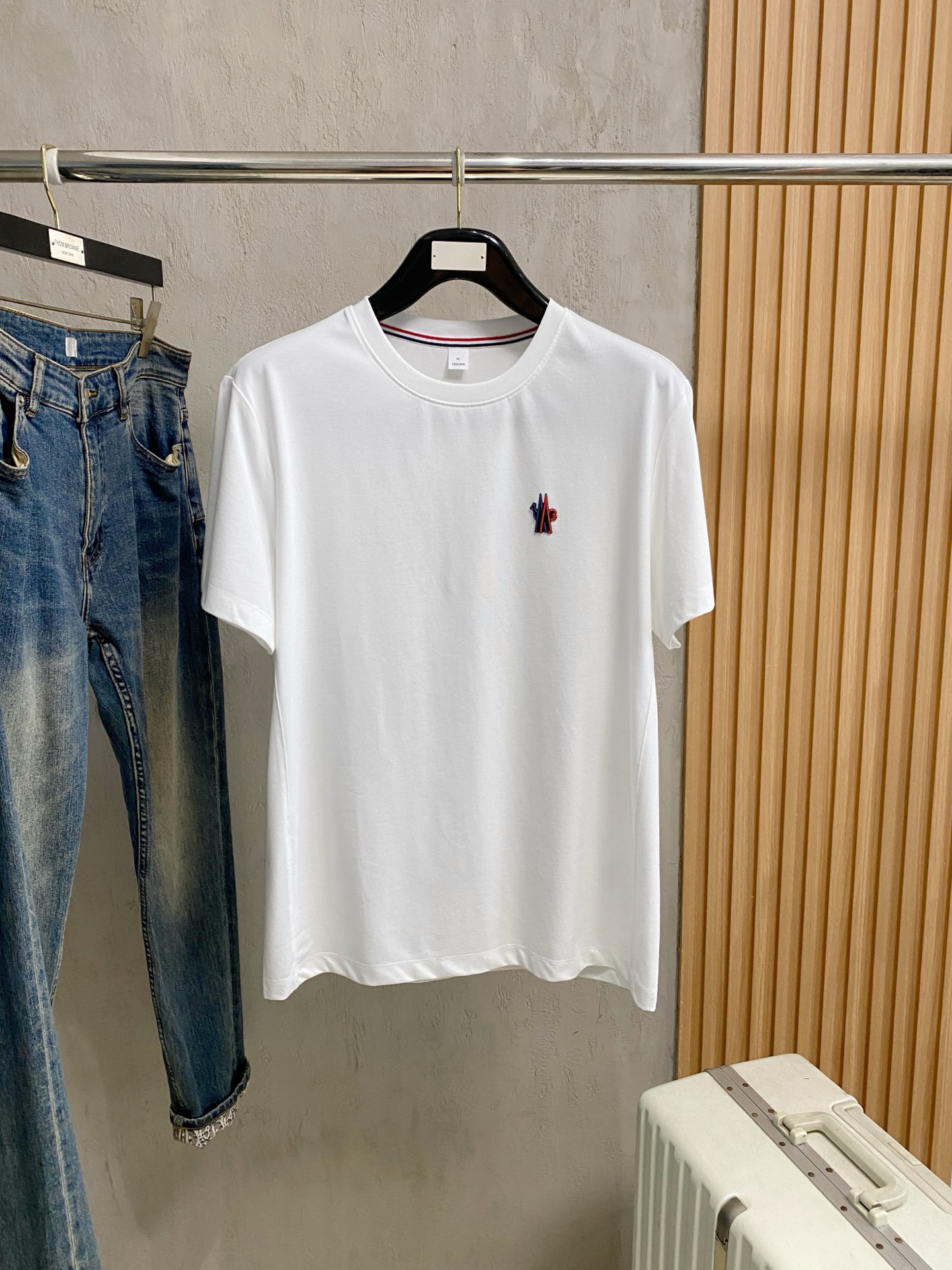 short sleeves