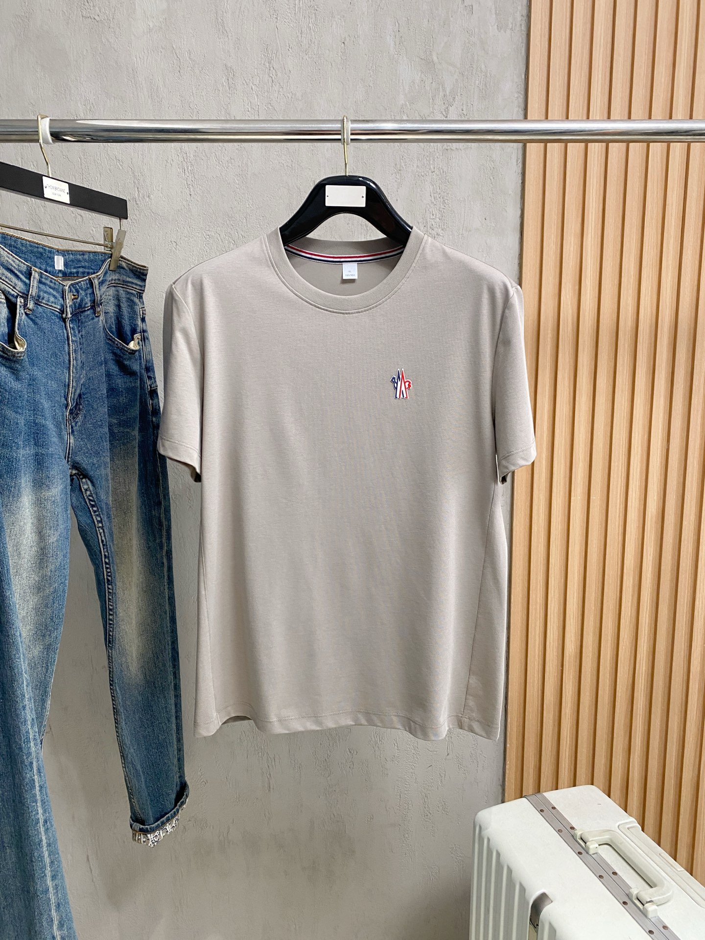 short sleeves