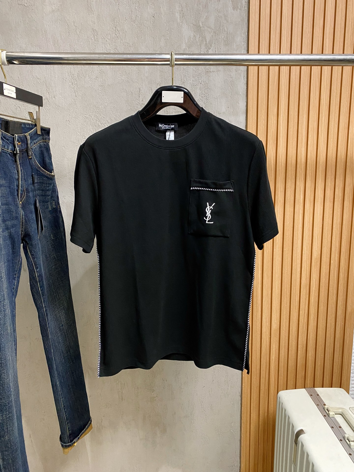 short sleeves