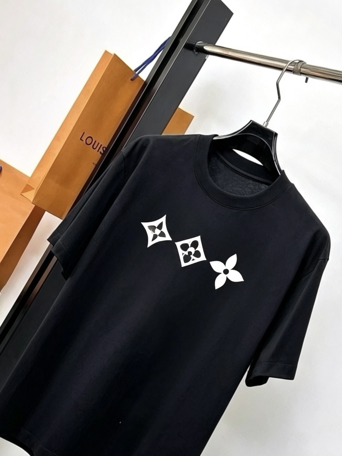 short sleeves