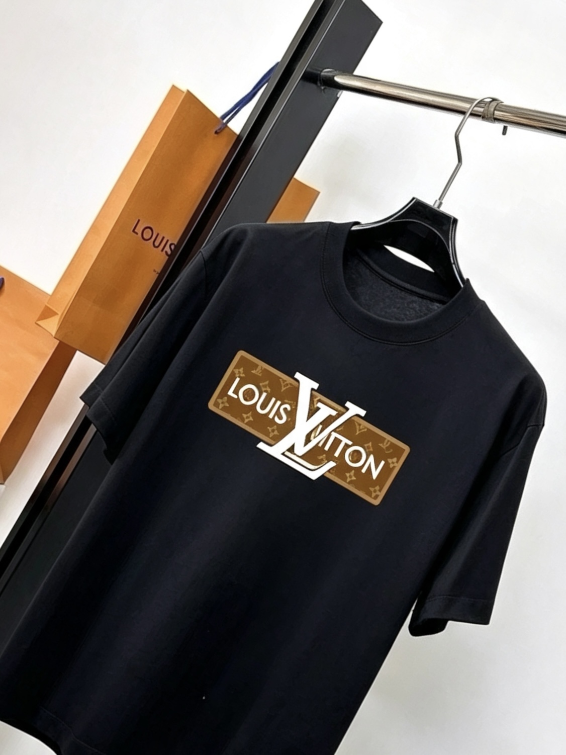 short sleeves