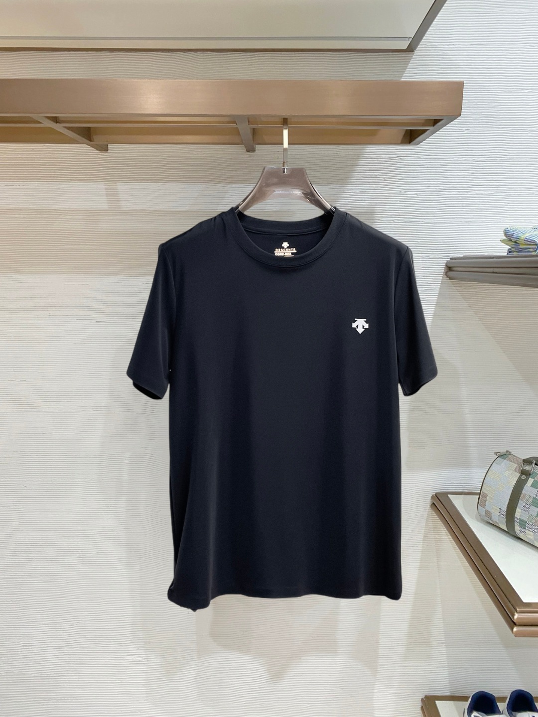 short sleeves