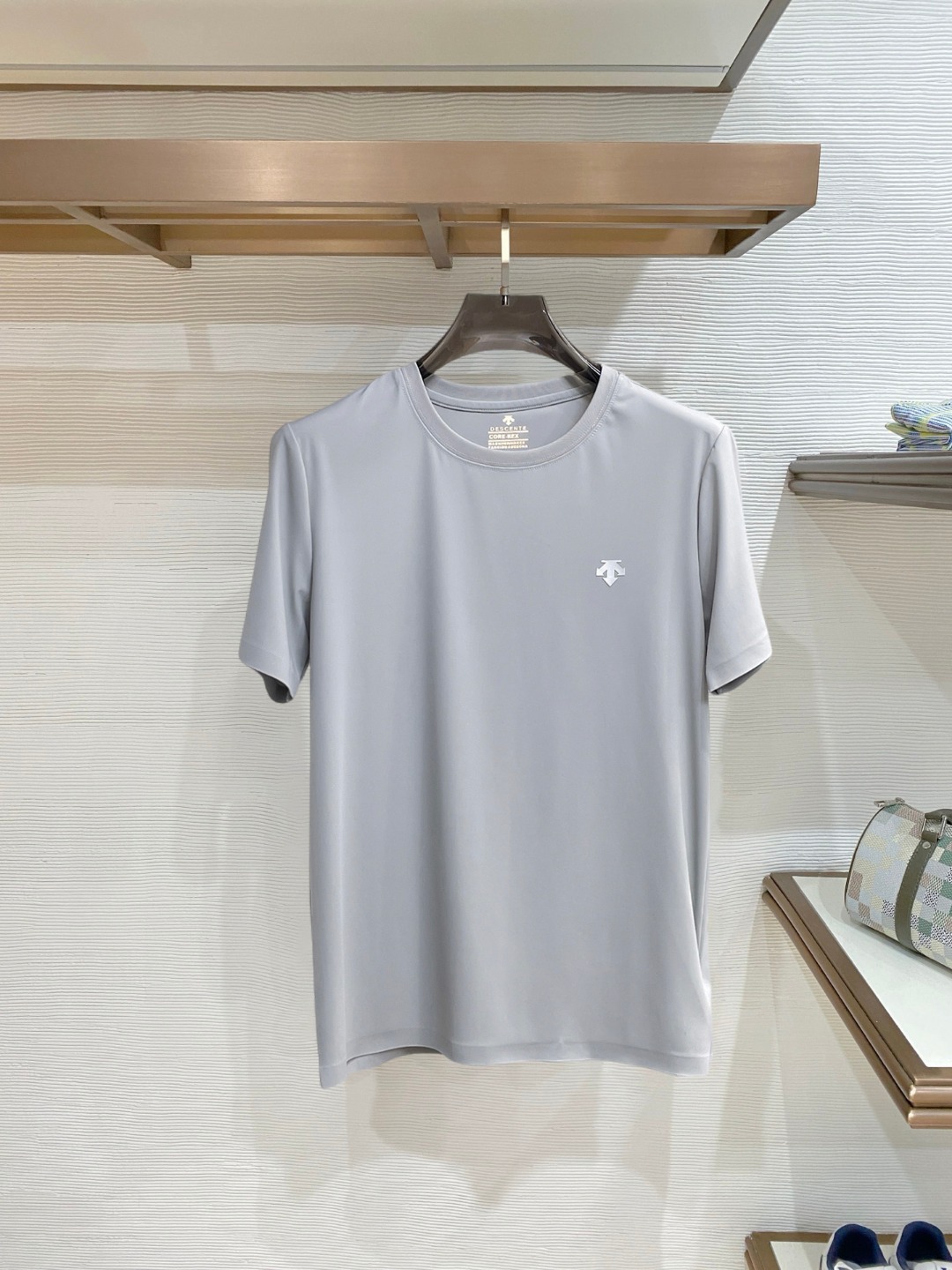 short sleeves