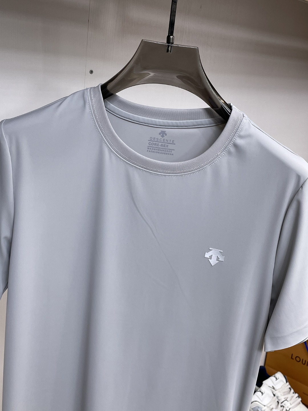 short sleeves
