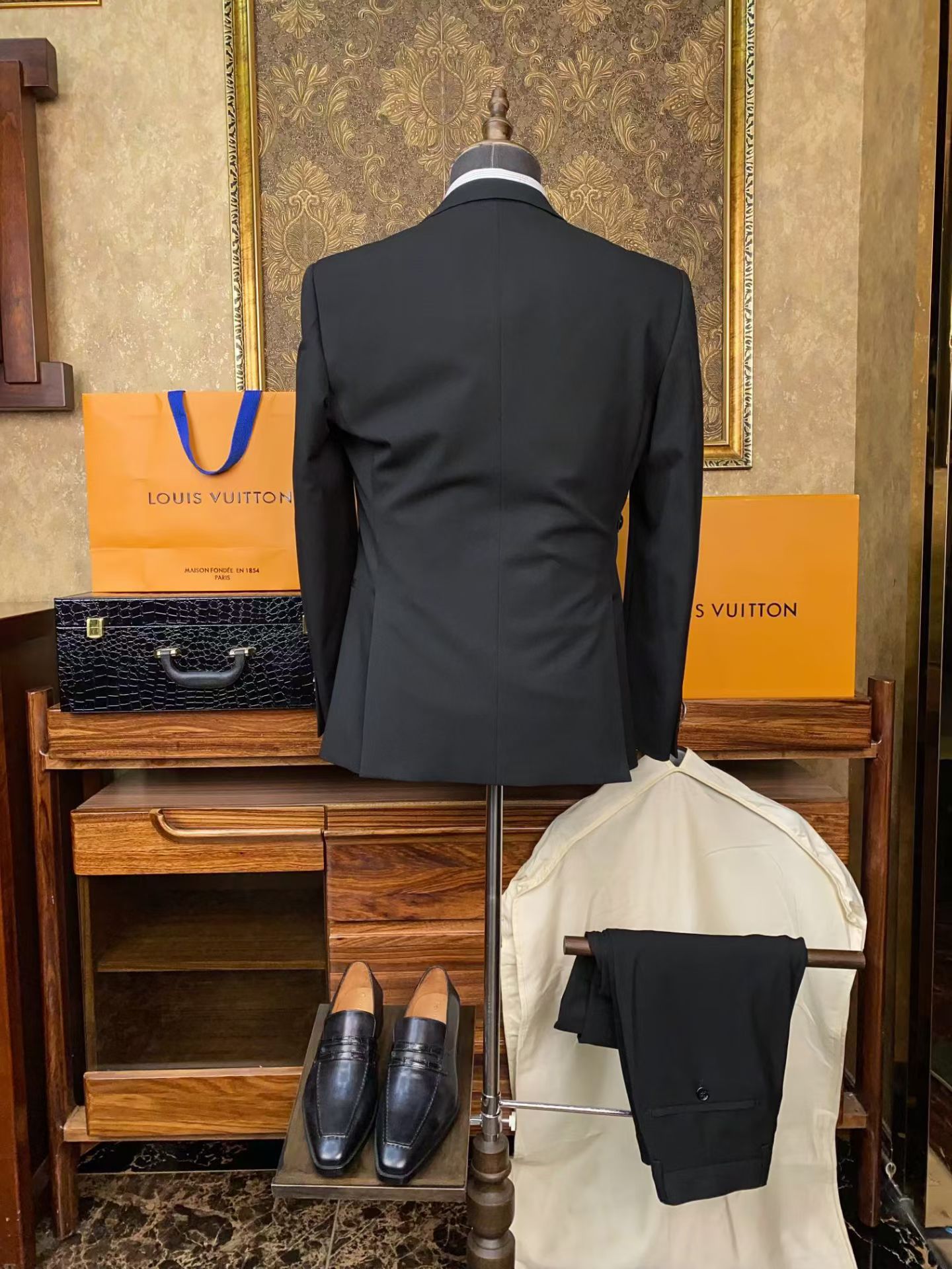 suit