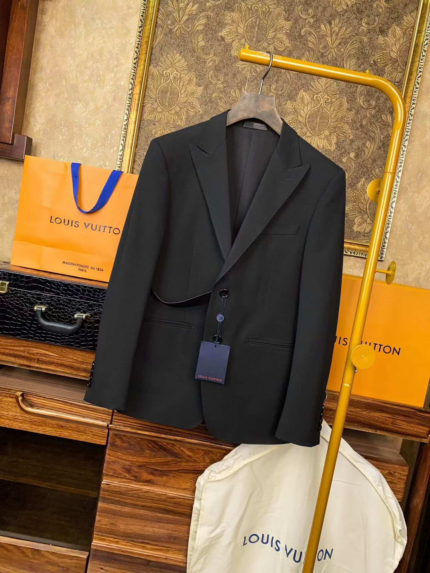 suit