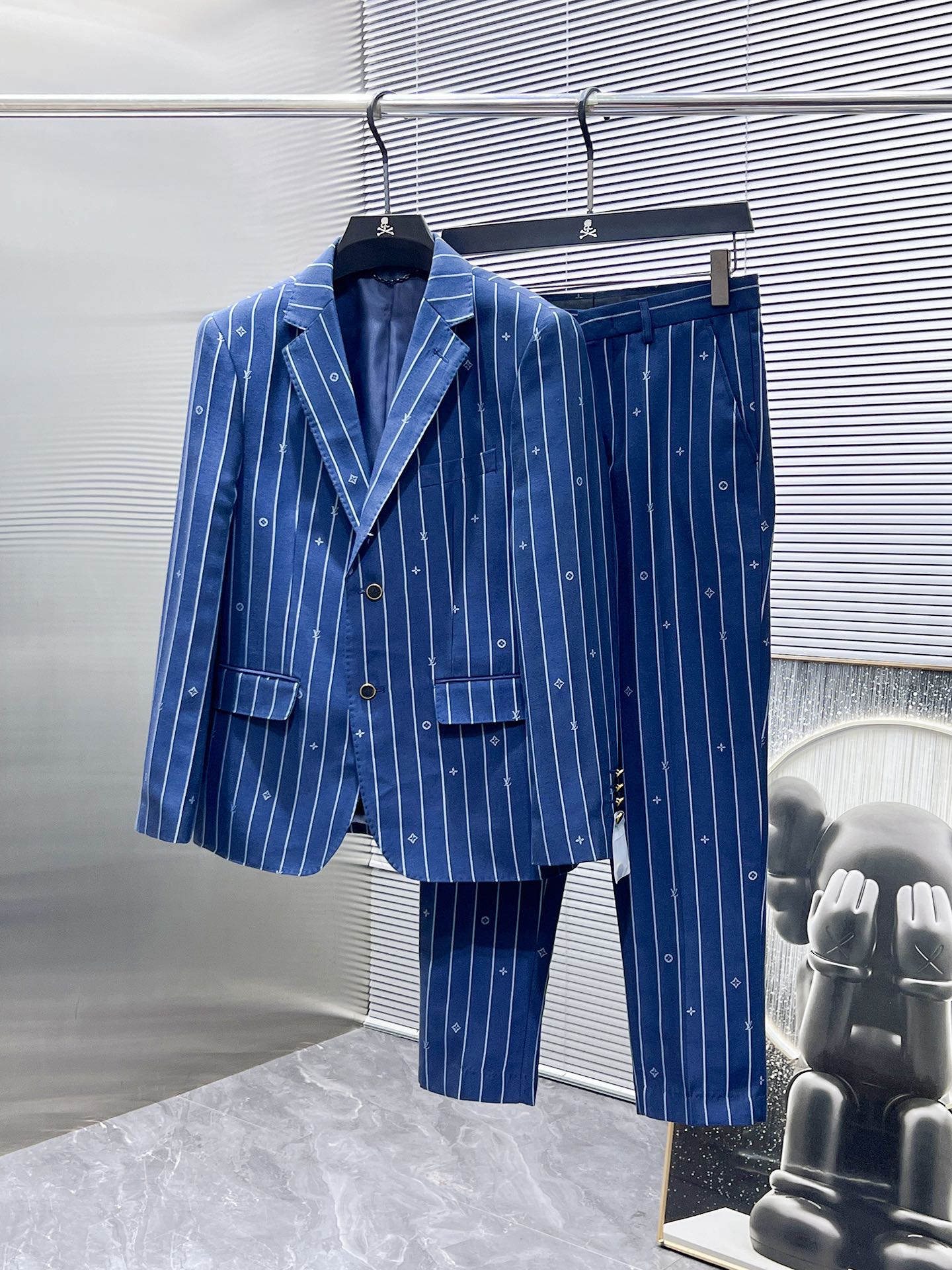 suit