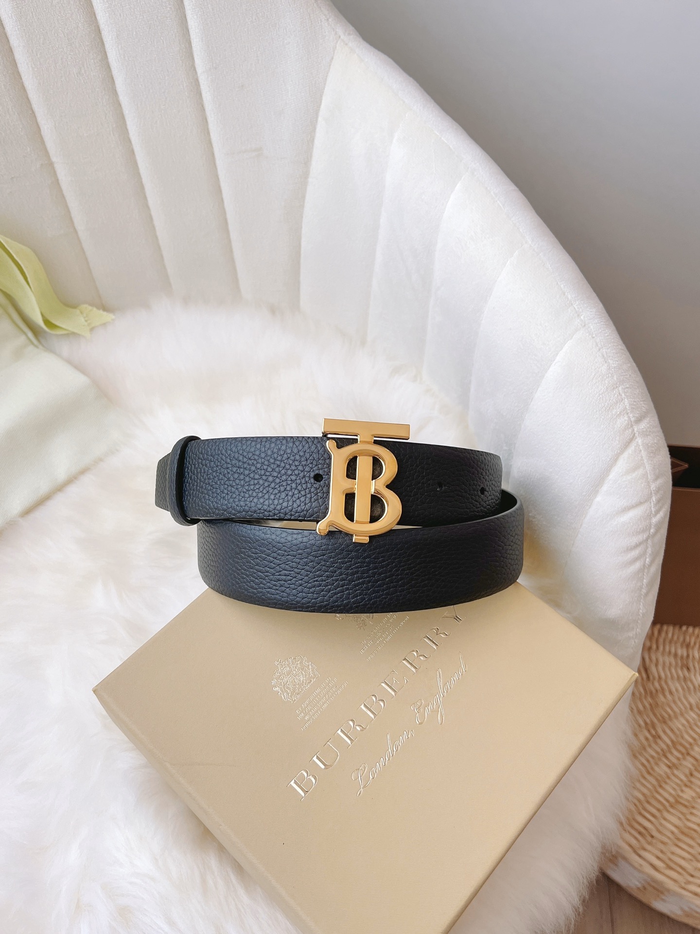 Burberry belt
