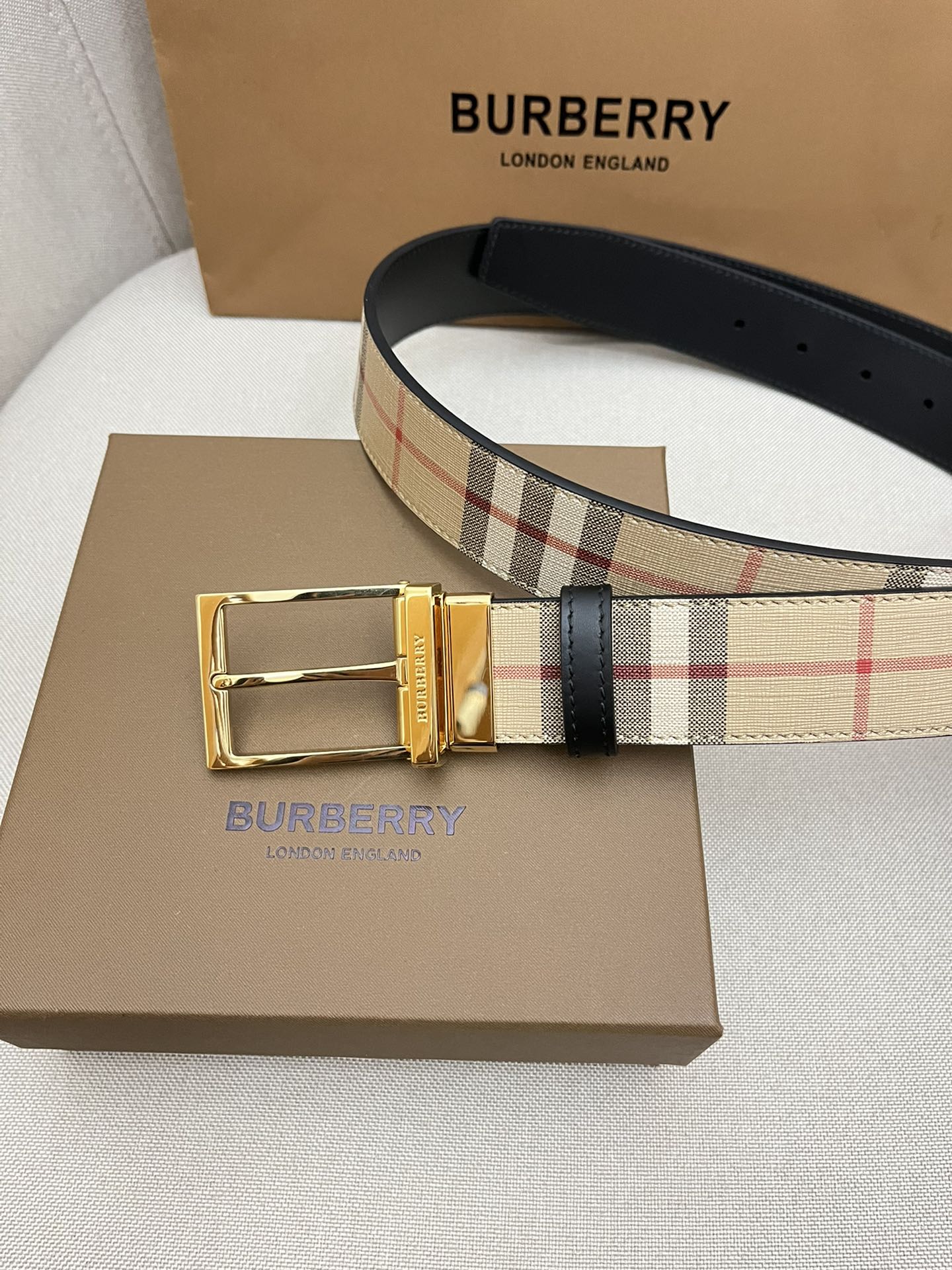 Burberry belt