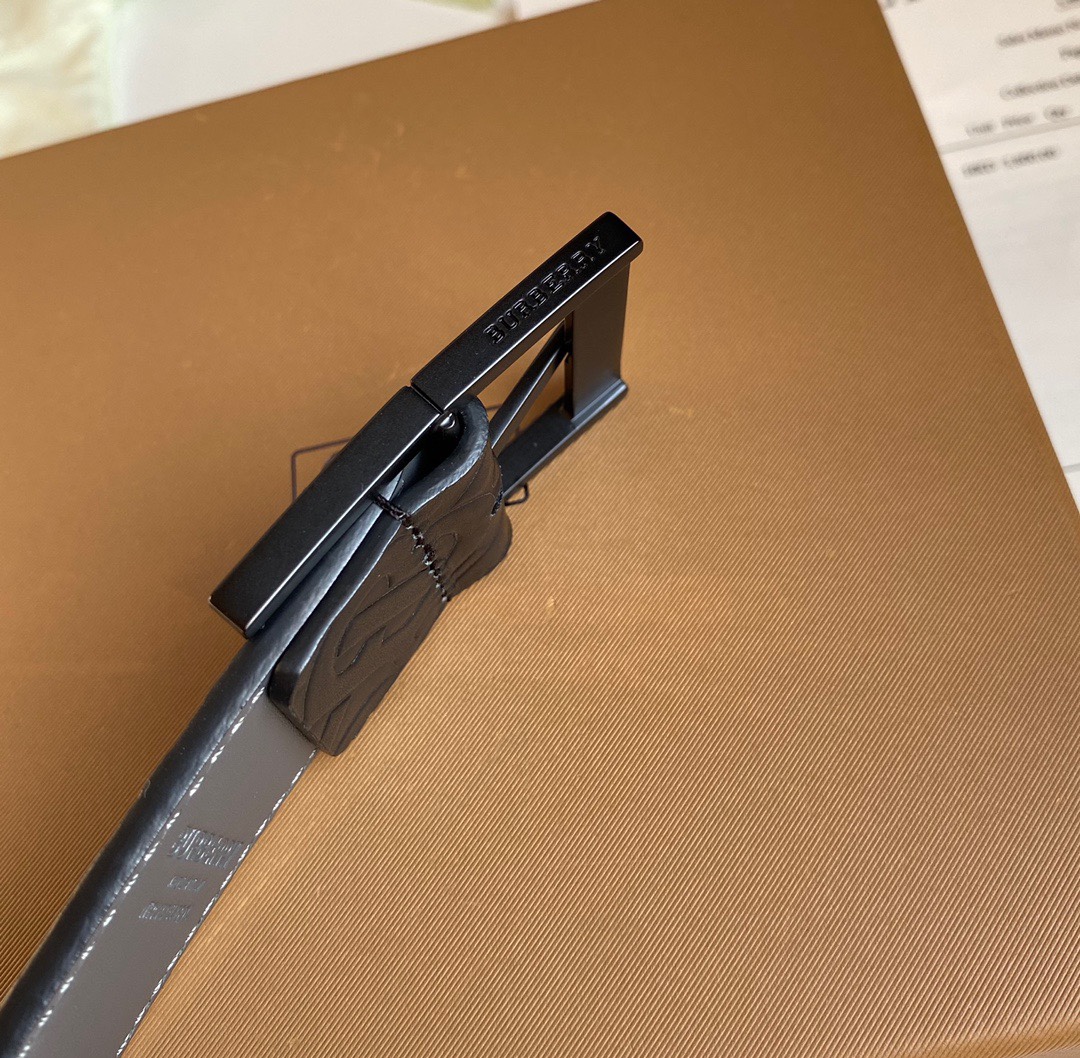 Burberry belt