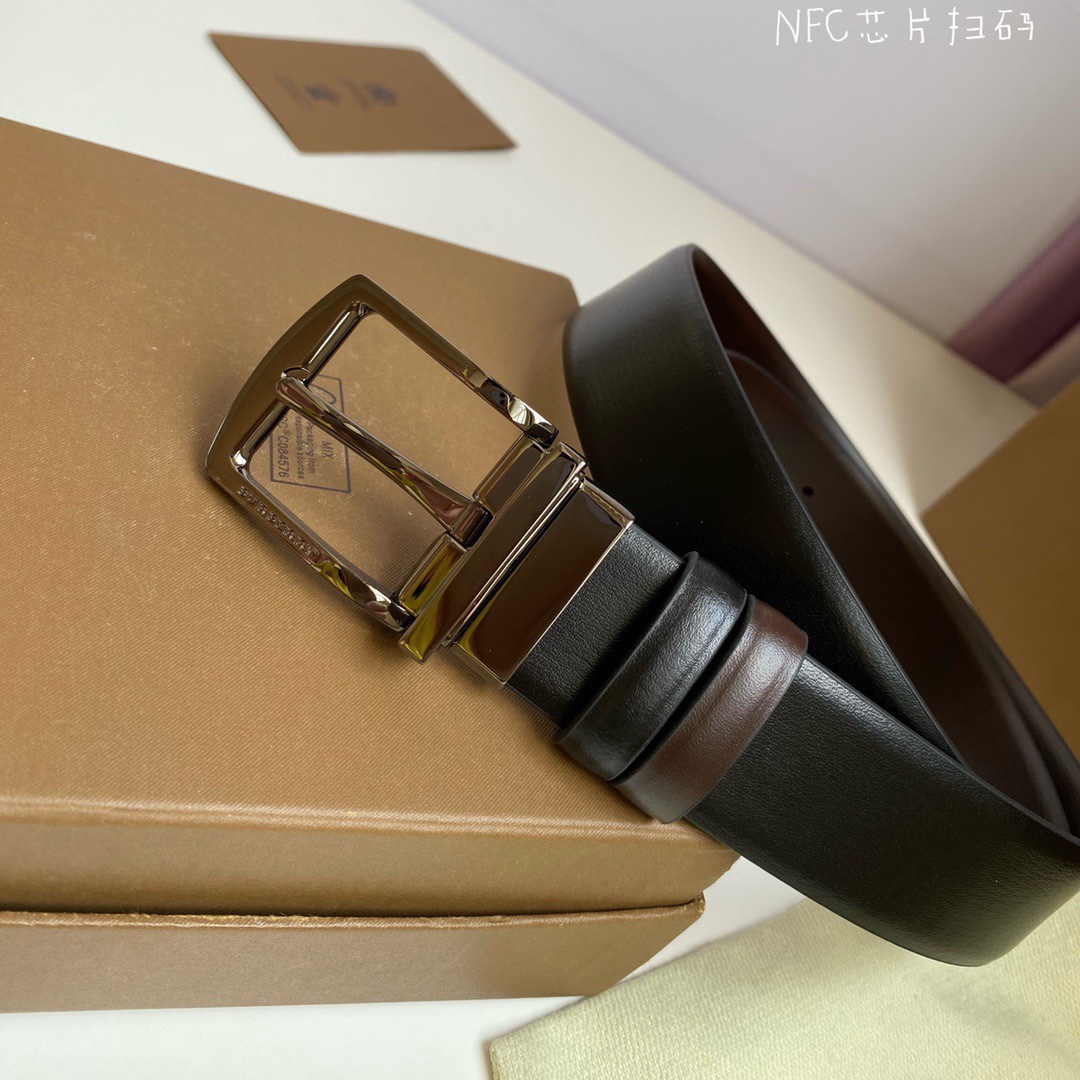 Burberry belt