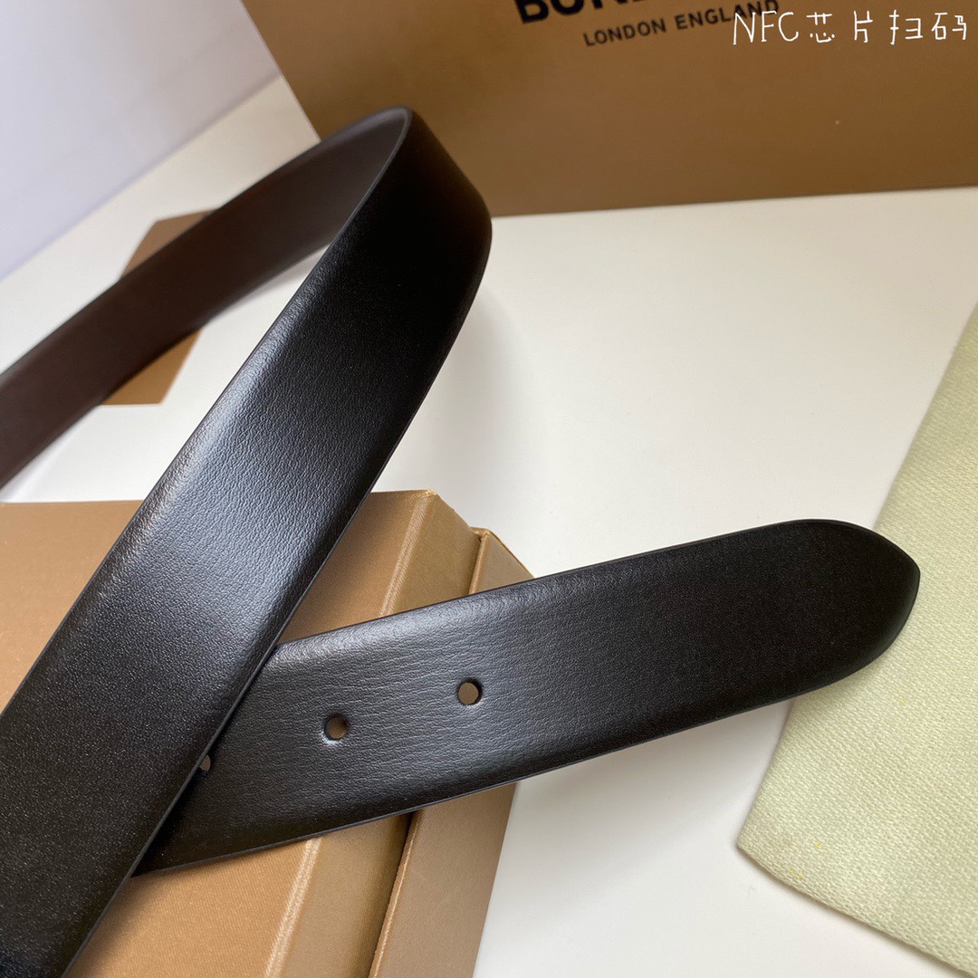 Burberry belt