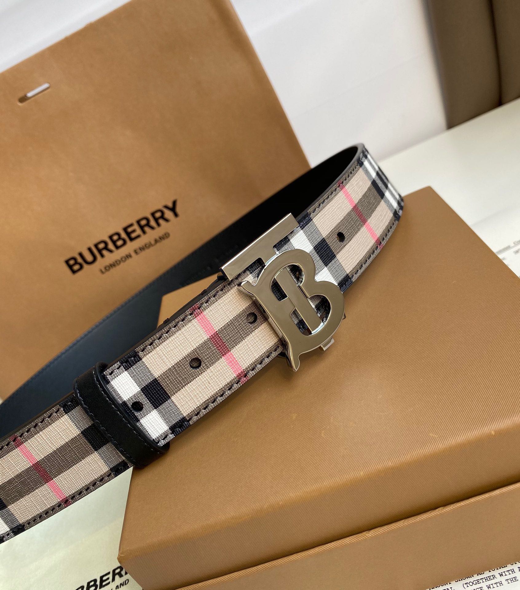 Burberry belt