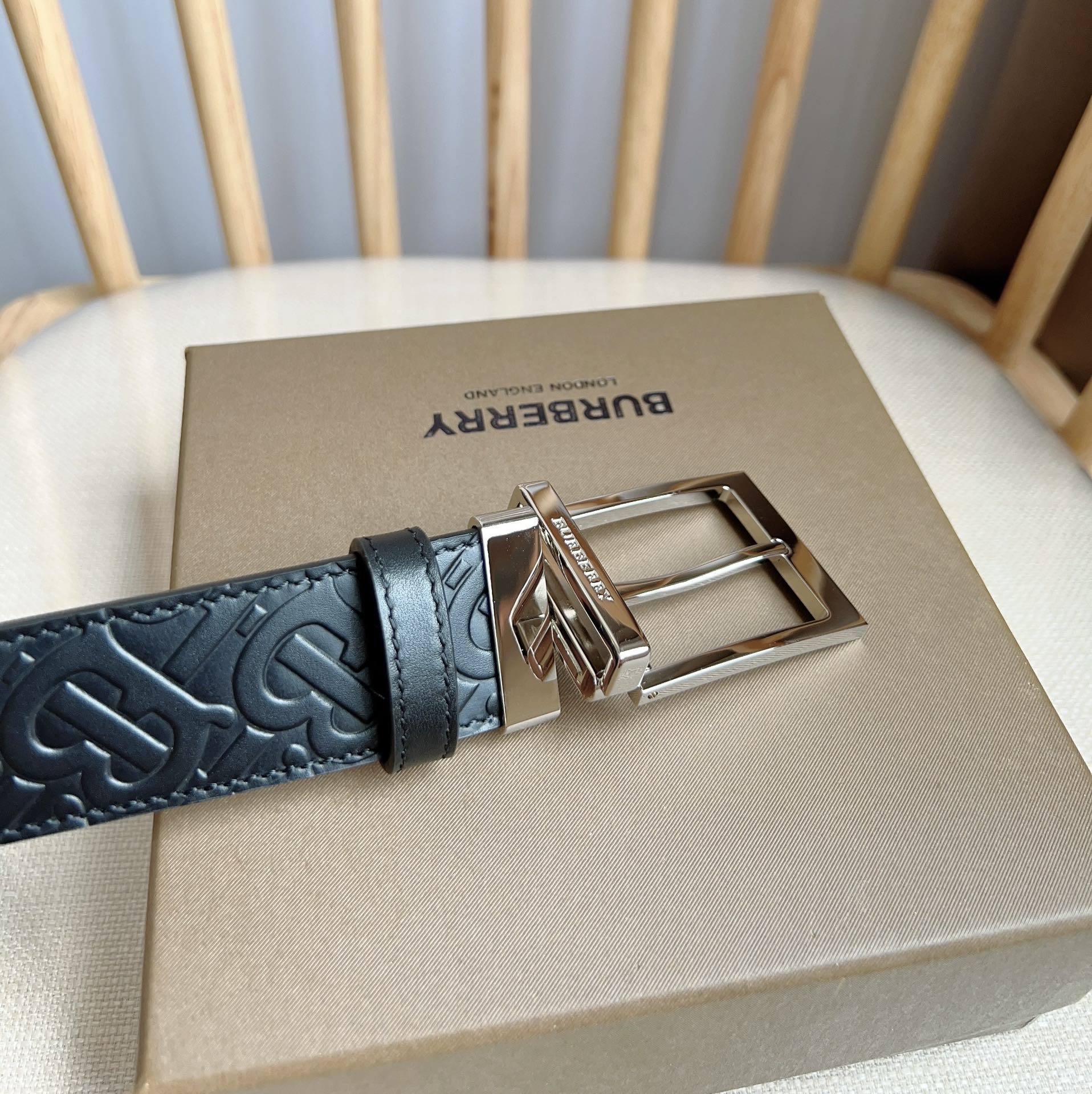 Burberry belt