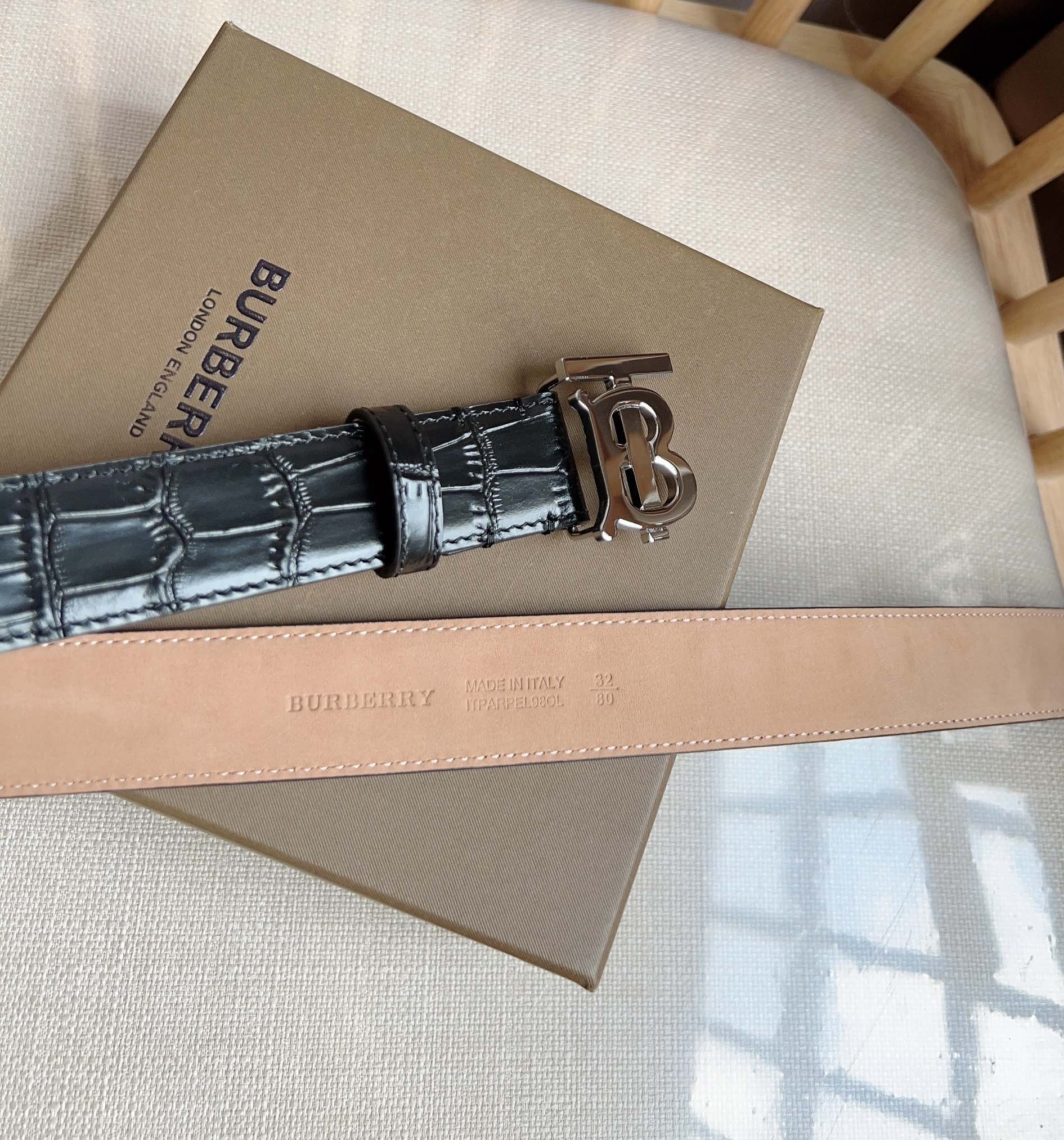 Burberry belt
