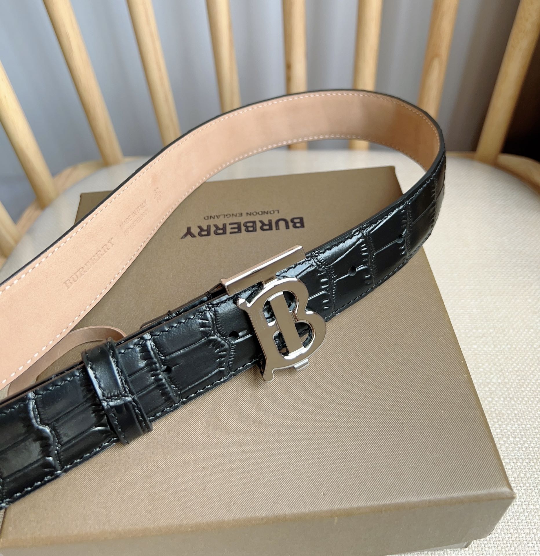 Burberry belt
